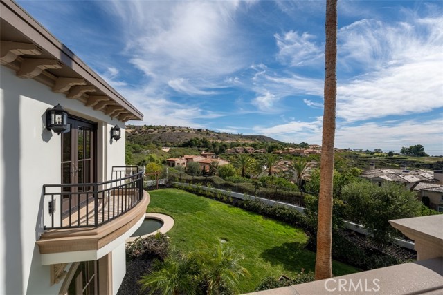 2 Gallery Place, Newport Coast CA: https://media.crmls.org/medias/137aab34-aae2-4e28-abd8-5f057e245258.jpg