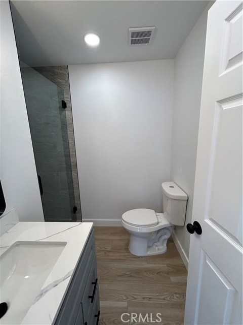 2033 W Burnett Street, Long Beach CA: https://media.crmls.org/medias/137aab63-0d67-41e3-93d7-4cb99bcfa5b7.jpg