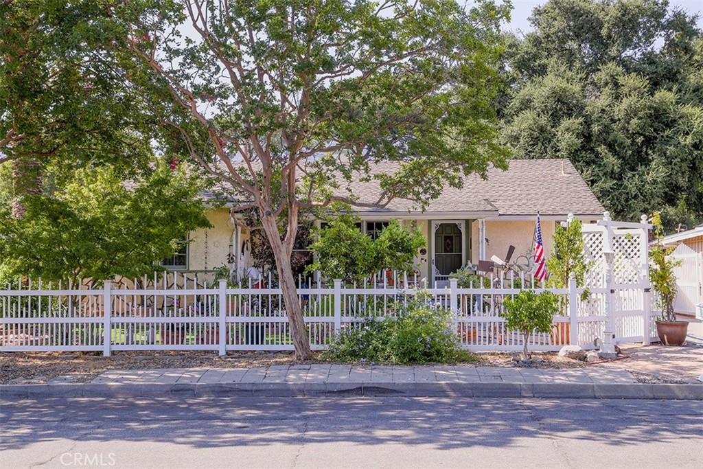 1017 Oakleaf Avenue