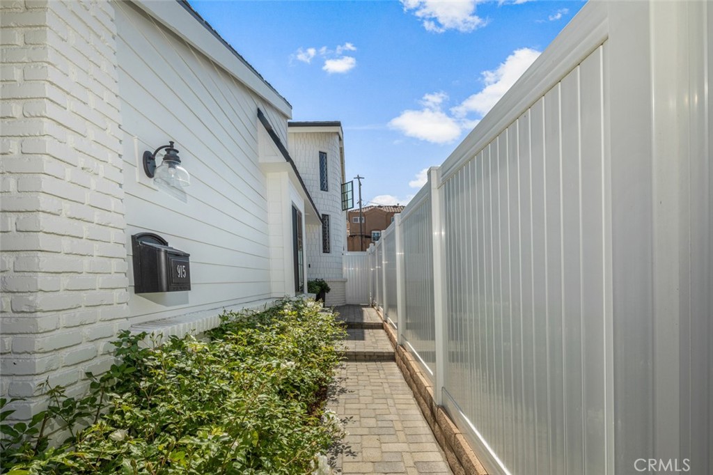 137bae52 C8cc 4642 9bd7 3d65e0106b24