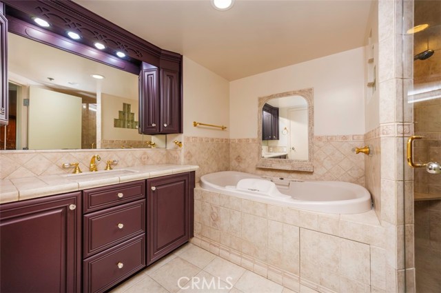 Detail Gallery Image 25 of 42 For 525 E Seaside Way #807,  Long Beach,  CA 90802 - 2 Beds | 1/1 Baths