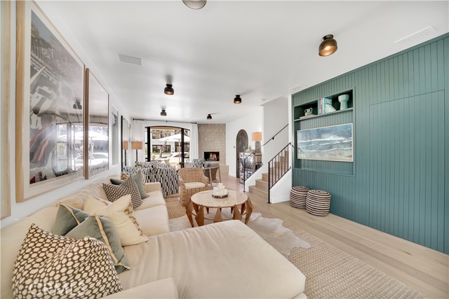 Detail Gallery Image 11 of 32 For 412 Acacia Ave, Corona Del Mar,  CA 92625 - 3 Beds | 3/1 Baths