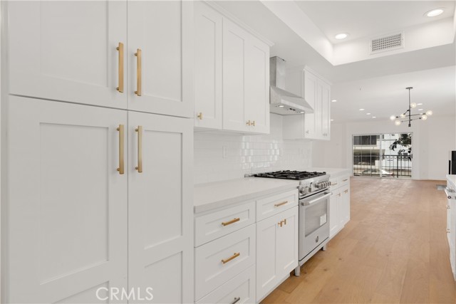 Detail Gallery Image 5 of 16 For 1871 Greenfield Ave #102,  Los Angeles,  CA 90025 - 2 Beds | 2 Baths