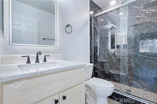 Detail Gallery Image 27 of 42 For 9652 Karmont, South Gate,  CA 90280 - 4 Beds | 2/1 Baths