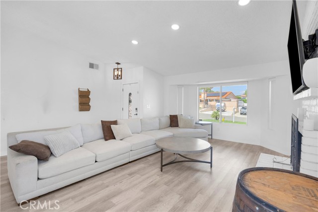 29817 Sloop Drive, Canyon Lake CA: https://media.crmls.org/medias/1380252b-8b8b-44a8-b955-7a747f0acd22.jpg