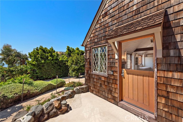 Detail Gallery Image 6 of 30 For 274 Wave St, Laguna Beach,  CA 92651 - 3 Beds | 2 Baths