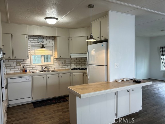 Detail Gallery Image 11 of 22 For 260 N Lyon Ave #19,  Hemet,  CA 92543 - 2 Beds | 2 Baths