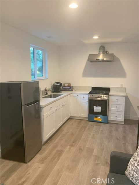 Detail Gallery Image 33 of 37 For 20933 Hemmingway St, Canoga Park,  CA 91304 - 4 Beds | 3 Baths