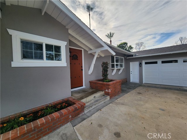 Detail Gallery Image 4 of 34 For 22240 Burton, Canoga Park,  CA 91304 - 4 Beds | 3 Baths