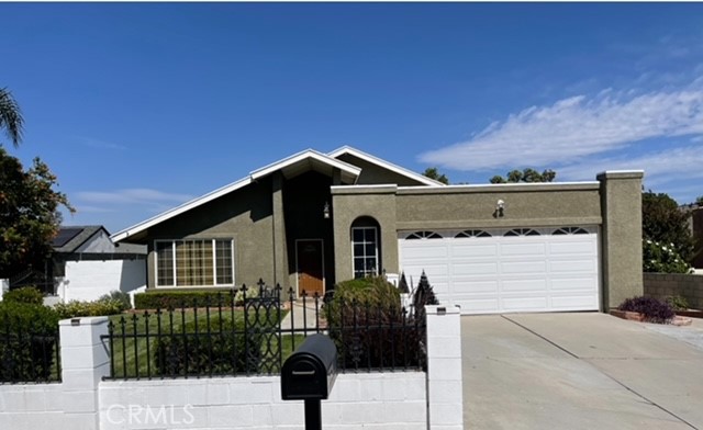5674 Avenue Juan Bautista, Jurupa Valley CA: https://media.crmls.org/medias/1382a771-3f4b-4af1-bb7f-7b648cc7e31c.jpg