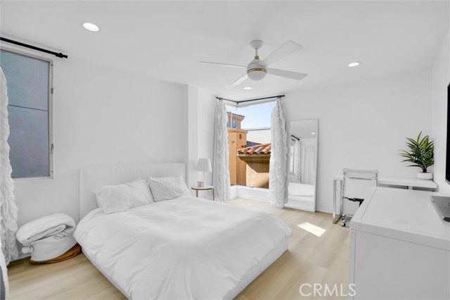 Detail Gallery Image 32 of 42 For 702 10th St, Hermosa Beach,  CA 90254 - 4 Beds | 3/1 Baths