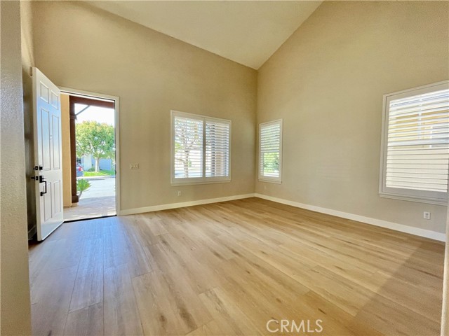 9 Bel Flora Court, Aliso Viejo CA: https://media.crmls.org/medias/1383d656-a3fc-4c02-94fe-c2f79f11618a.jpg
