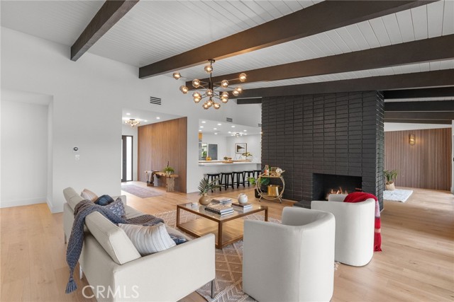 24201 Caris Street, Woodland Hills CA: https://media.crmls.org/medias/1383dd4a-c600-47b1-b666-4d185a32c0df.jpg
