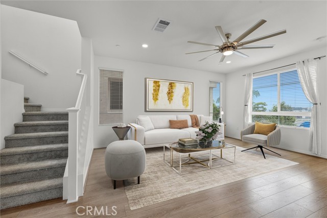 12039 Stanley Park Court, Hawthorne CA: https://media.crmls.org/medias/1383eae0-64b6-4518-ad12-9b2e225c1f0a.jpg