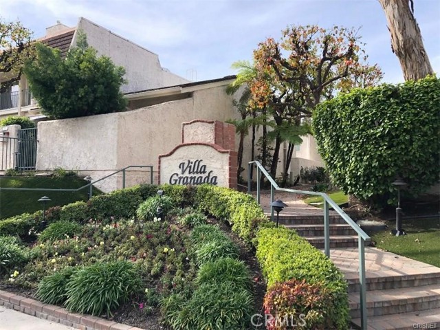 Detail Gallery Image 2 of 25 For 22219 1/2 Erwin St, Woodland Hills,  CA 91367 - 2 Beds | 2/1 Baths