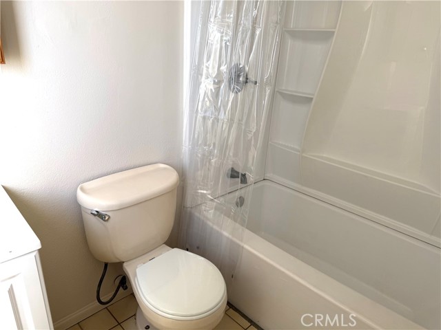 Detail Gallery Image 14 of 16 For 814 E Erna Ave #B,  La Habra,  CA 90631 - 3 Beds | 2 Baths