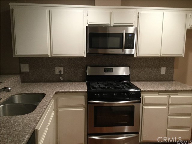 Detail Gallery Image 8 of 39 For 2220 E Chapman Ave #34,  Fullerton,  CA 92831 - 2 Beds | 1/1 Baths