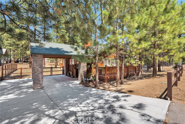 Detail Gallery Image 1 of 31 For 128 Crater Lake Rd, Big Bear Lake,  CA 92315 - 3 Beds | 2 Baths