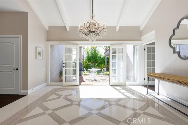 940 N Silent Ranch Drive, Glendora CA: https://media.crmls.org/medias/13851191-4c75-4ec6-bedf-3d19b9e1a3d3.jpg