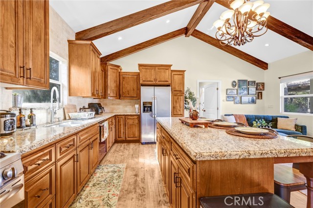 Detail Gallery Image 14 of 17 For 19394 Halsted St, Northridge,  CA 91324 - 2 Beds | 2 Baths