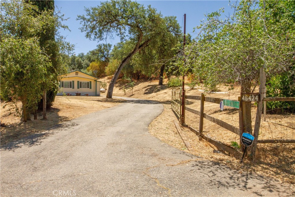 https://media.crmls.org/medias/1385fdef-470d-4bdb-b509-33087219f454.jpg?preset=X-Large
