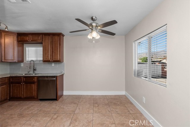 32768 Navajo Trail, Cathedral City CA: https://media.crmls.org/medias/1386098b-7c98-4a32-86a6-9927def53df9.jpg