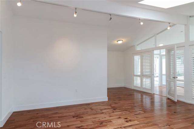 439 S Prospect Avenue, Manhattan Beach CA: https://media.crmls.org/medias/13861eab-fafd-4f0f-b82c-0acfef555240.jpg