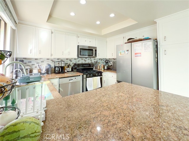 Detail Gallery Image 7 of 28 For 7904 Topanga Canyon Blvd #3,  Canoga Park,  CA 91304 - 3 Beds | 2/1 Baths