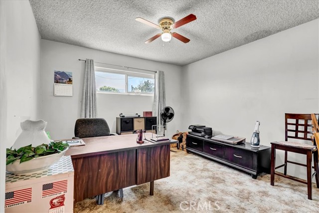 4825 Putter Lane, Bakersfield CA: https://media.crmls.org/medias/13874867-e4c7-417a-9dac-0e209609ad56.jpg