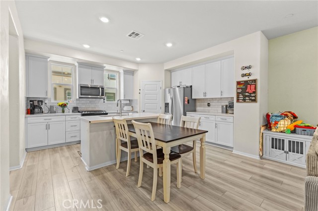 Detail Gallery Image 8 of 31 For 40739 Melrose Dr #248,  Temecula,  CA 92591 - 3 Beds | 3 Baths