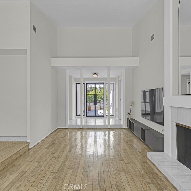 23020 Wrencrest Drive, Calabasas CA: https://media.crmls.org/medias/1387a514-1669-490c-9192-2e3017c9ec08.jpg