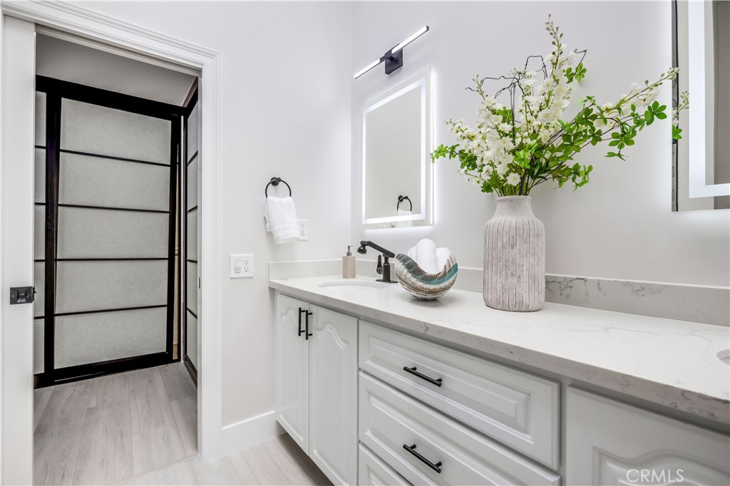 13882974 1f7c 4d69 977d 64adb1428019