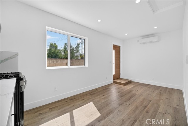 Detail Gallery Image 3 of 16 For 7053 Fallbrook Ave, West Hills,  CA 91307 - 1 Beds | 1 Baths