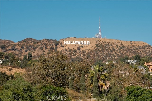 Detail Gallery Image 1 of 43 For 2543 N Beachwood Canyon, Los Angeles,  CA 90068 - 4 Beds | 4/1 Baths