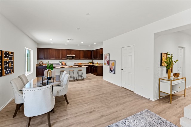 Detail Gallery Image 11 of 47 For 11649 Sable Way, Moreno Valley,  CA 92557 - 4 Beds | 2/1 Baths