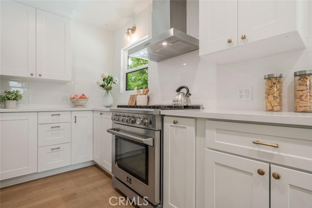 Detail Gallery Image 9 of 35 For 6615 Orion, Van Nuys,  CA 91406 - 3 Beds | 3 Baths