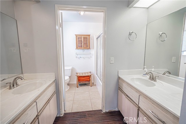 Detail Gallery Image 25 of 42 For 15543 Dearborn, North Hills,  CA 91343 - 4 Beds | 2 Baths