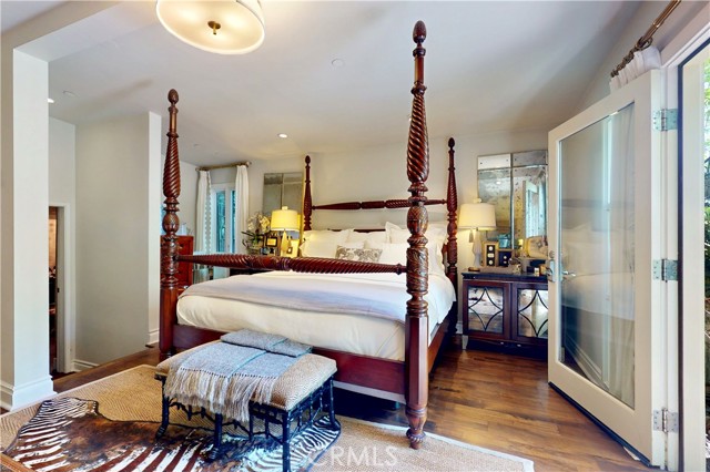302 W Carter Avenue, Sierra Madre CA: https://media.crmls.org/medias/138992c0-f6e9-4273-97fa-8ed99c9ad706.jpg