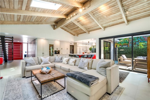 203 Via Ravenna, Newport Beach CA: https://media.crmls.org/medias/13899499-6235-42e8-92d5-8bd472b6a57f.jpg