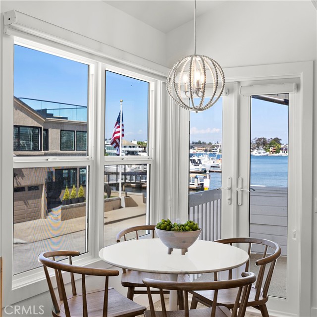 Detail Gallery Image 9 of 26 For 207 E Edgewater Ave #REAR,  Newport Beach,  CA 92661 - 2 Beds | 2 Baths