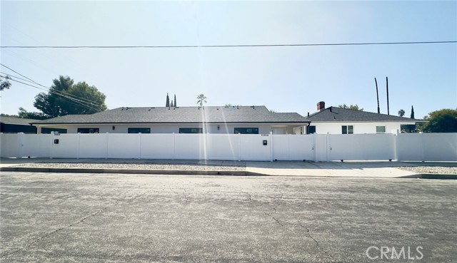 Detail Gallery Image 3 of 11 For 7454 Gaviota, Van Nuys,  CA 91406 - 3 Beds | 1 Baths