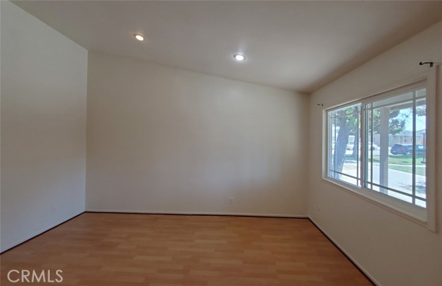 Detail Gallery Image 7 of 34 For 10532 Royal Oak, Stanton,  CA 90680 - 4 Beds | 2 Baths