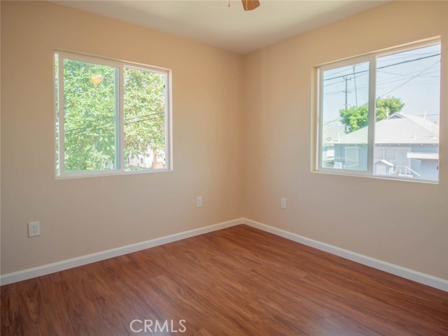 1805 W 35th Street, Los Angeles CA: https://media.crmls.org/medias/138ab807-ab5b-4f0b-ad03-adfddab159a6.jpg