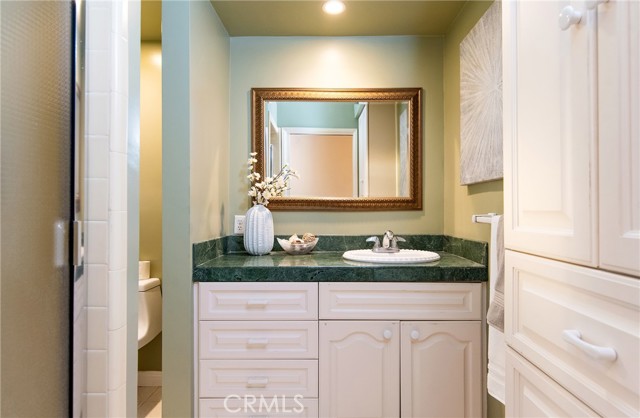 Detail Gallery Image 10 of 41 For 3301 Grayburn Rd, Pasadena,  CA 91107 - 3 Beds | 2/1 Baths