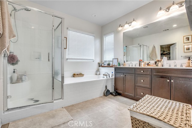 15730 Moonflower Avenue, Chino CA: https://media.crmls.org/medias/138c09c1-8b44-42b1-b746-ba393d6de882.jpg