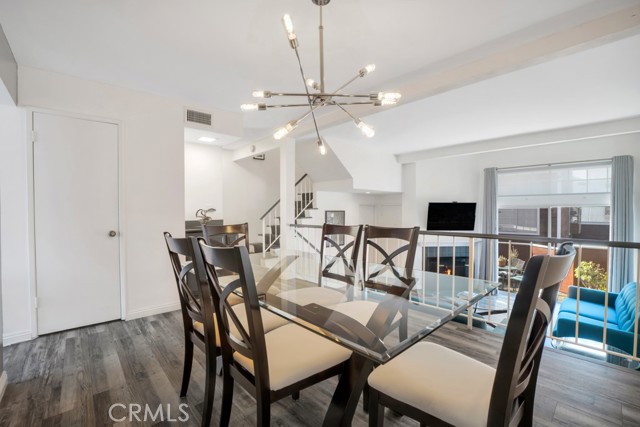 Detail Gallery Image 13 of 34 For 19431 Sherman Way #10,  Reseda,  CA 91335 - 2 Beds | 2/1 Baths