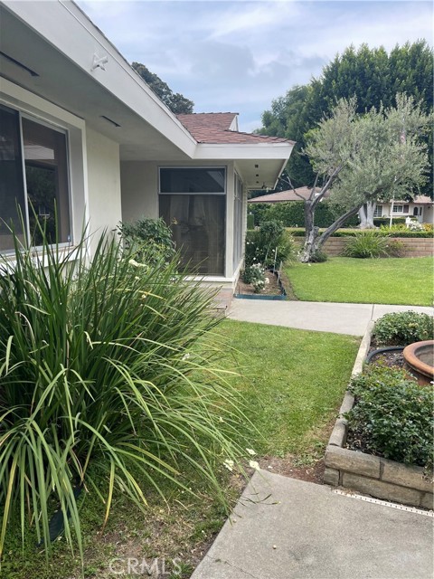 Image 11 of 27 For 8459 La Vela Avenue