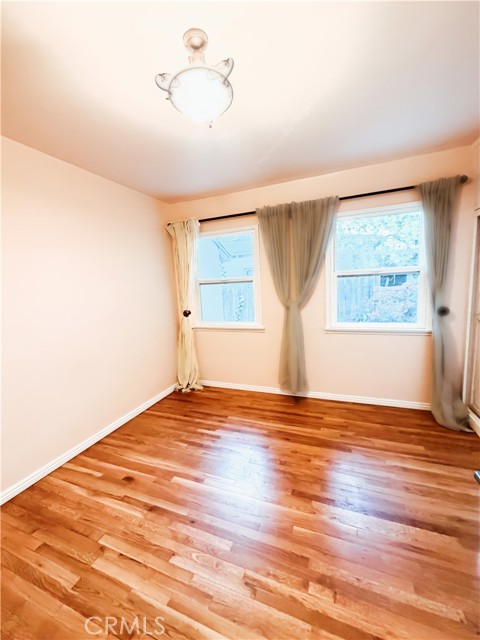 Detail Gallery Image 8 of 10 For 17451 Tulsa, Granada Hills,  CA 91344 - 5 Beds | 3 Baths