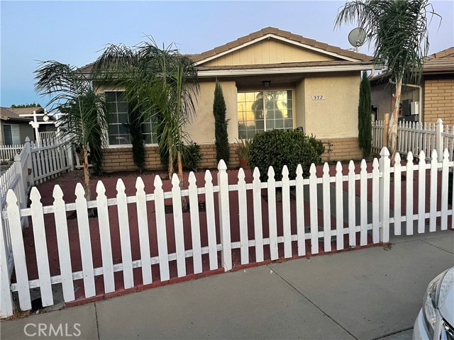 Detail Gallery Image 4 of 6 For 372 Myrl Pl, Hemet,  CA 92545 - 2 Beds | 2 Baths