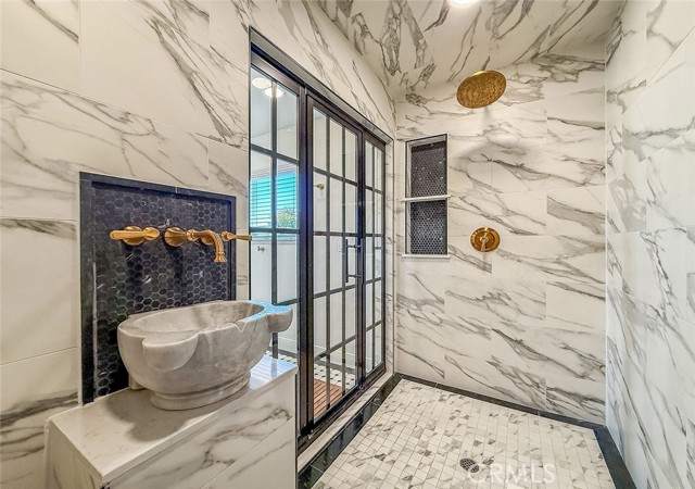 3301 Blue Ridge Court, Thousand Oaks CA: https://media.crmls.org/medias/138d8845-2fb4-40e3-bb75-4677c2e538f5.jpg
